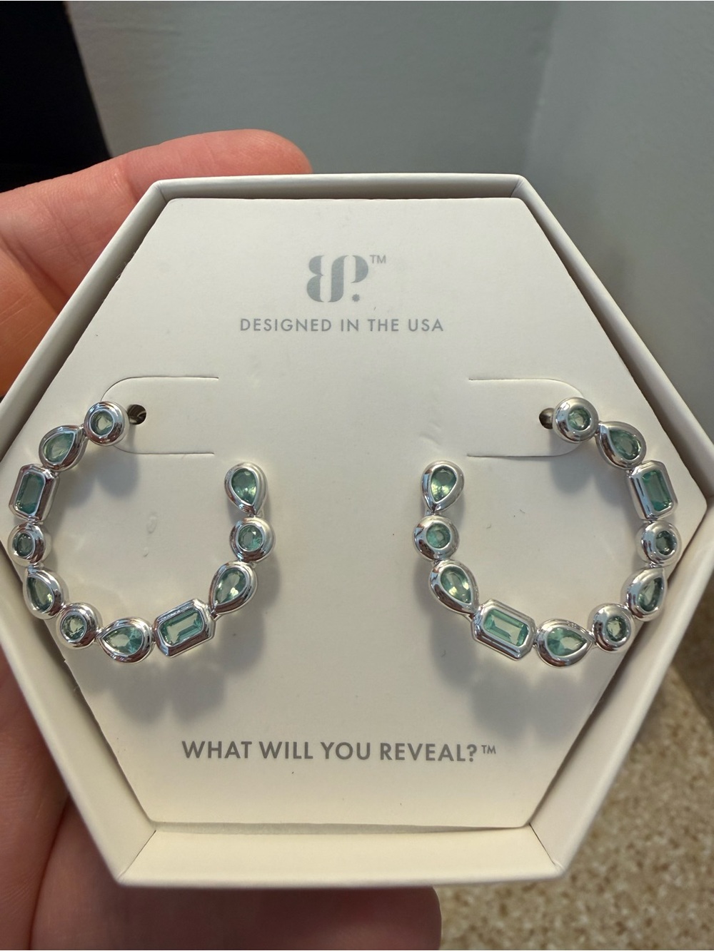Bomb Party Earring “Cut to be Seen”